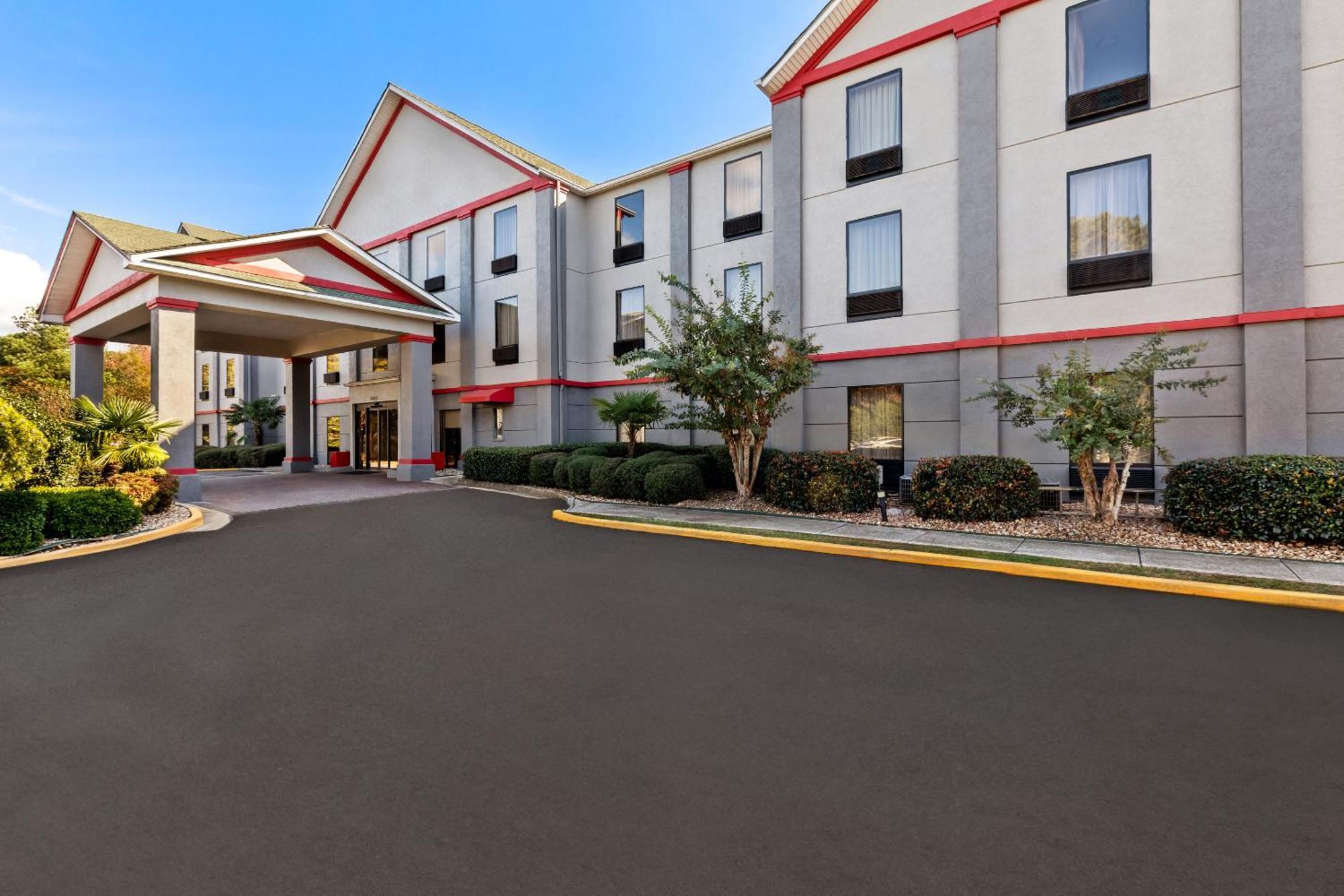 Red Roof Plus+ & Suites Atlanta Airport South College Park Extérieur photo